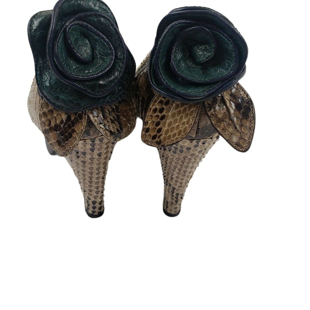 Marc Jacobs Women's Python/Leather Flower Accent … - image 4